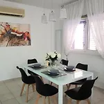 Paradise Gardens Iv 2 Bd Amazing Daire *