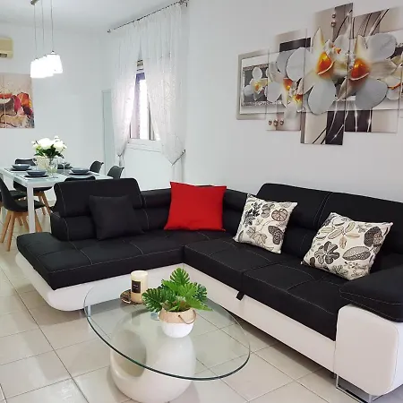 Paradise Gardens Iv 2 Bd Amazing *