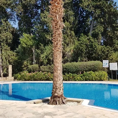 Paradise Gardens Iv 2 Bd Amazing