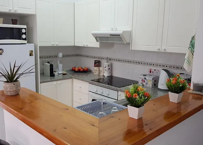 Paradise Gardens Iv 2 Bd Amazing *