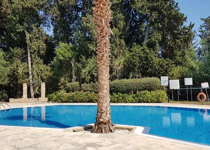 Paradise Gardens Iv 2 Bd Amazing