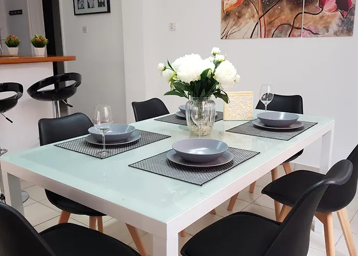 Paradise Gardens Iv 2 Bd Amazing * Paphos